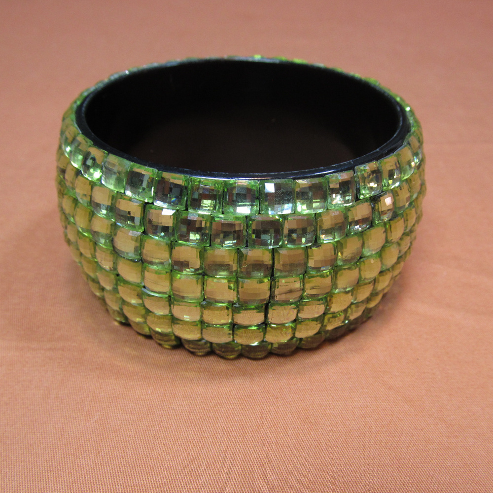 Green Rhinestone Sparkle Bengal Fashion Bracelet